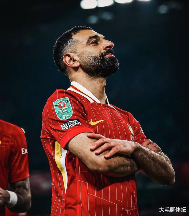 包含红牛莱比锡客场斩获关键三分，稳坐榜首的词条