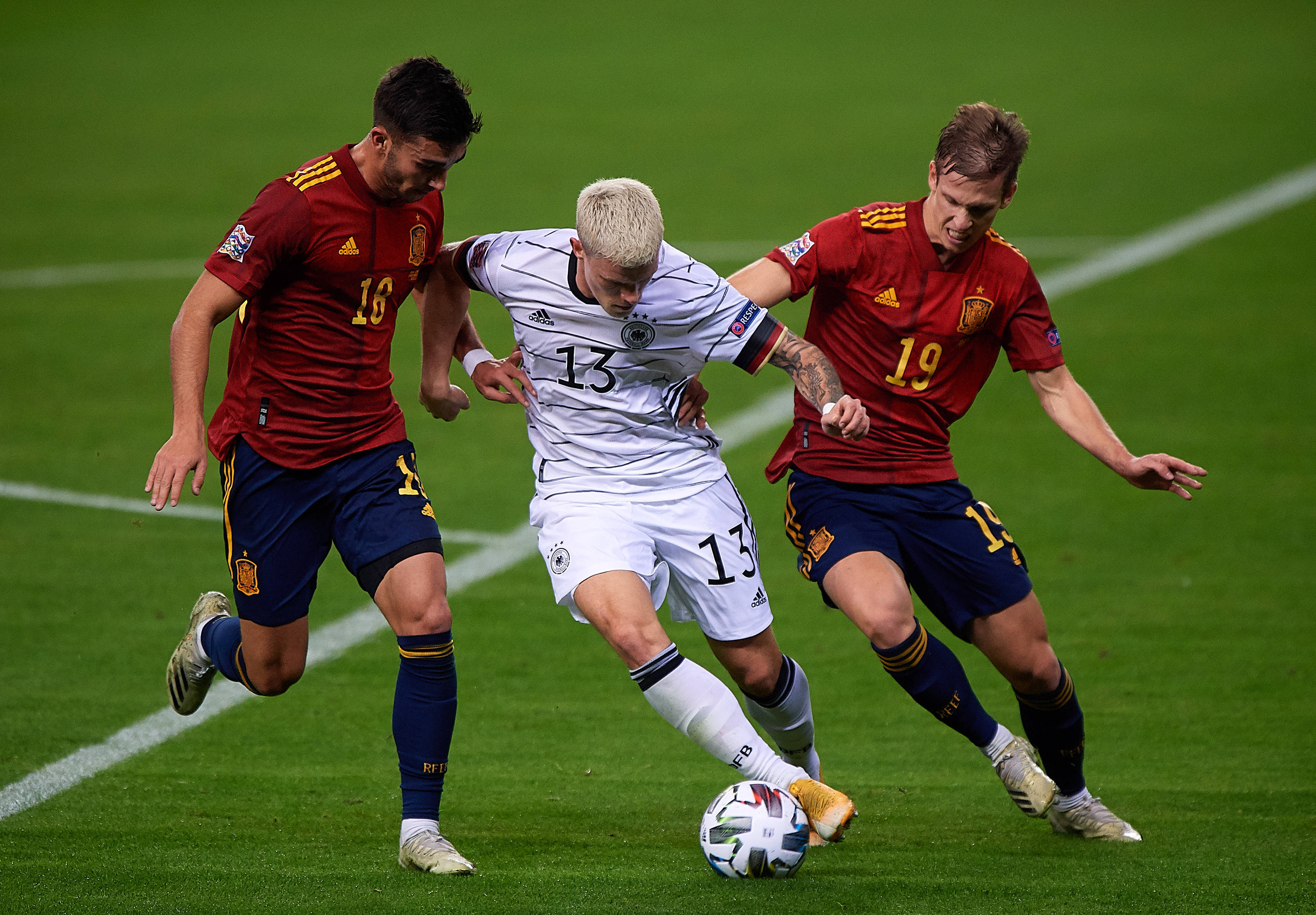 西班牙足球培养青年球员的方案有何特色?的简单介绍 西班牙足球培养青年球员的方案有何特色?的简单介绍