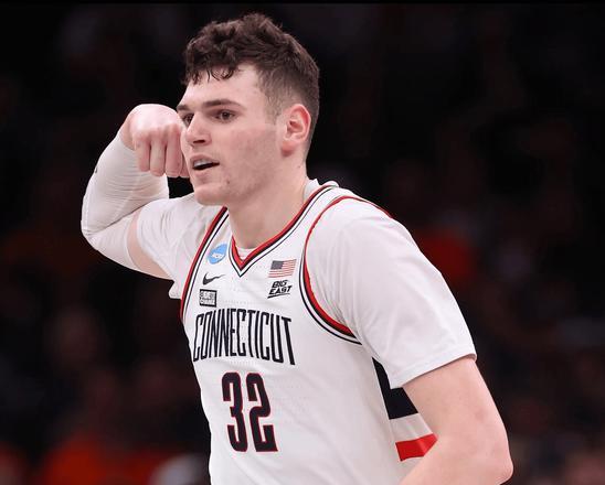 包含夏洛瓦后卫紧急受伤,恐缺席接下来比赛的词条 包含夏洛瓦后卫紧急受伤,恐缺席接下来比赛的词条