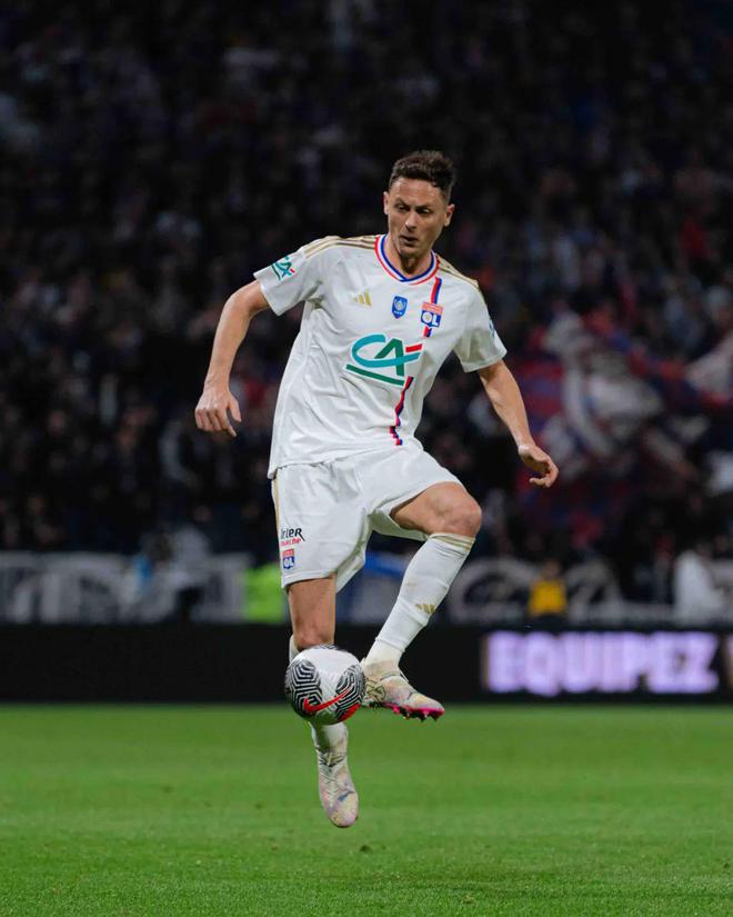 开云体育在线-斯特拉斯堡对阵里昂，重要比赛实力对拼的简单介绍