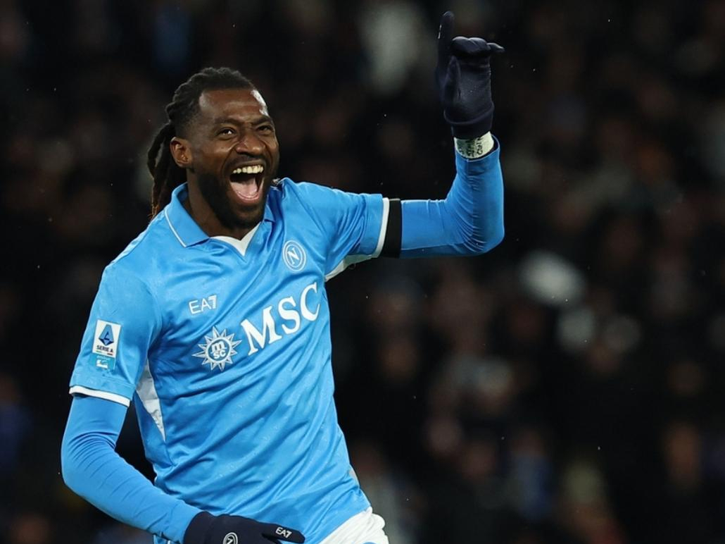 关于那不勒斯主帅宣布暂时离任，团队处境不利的信息