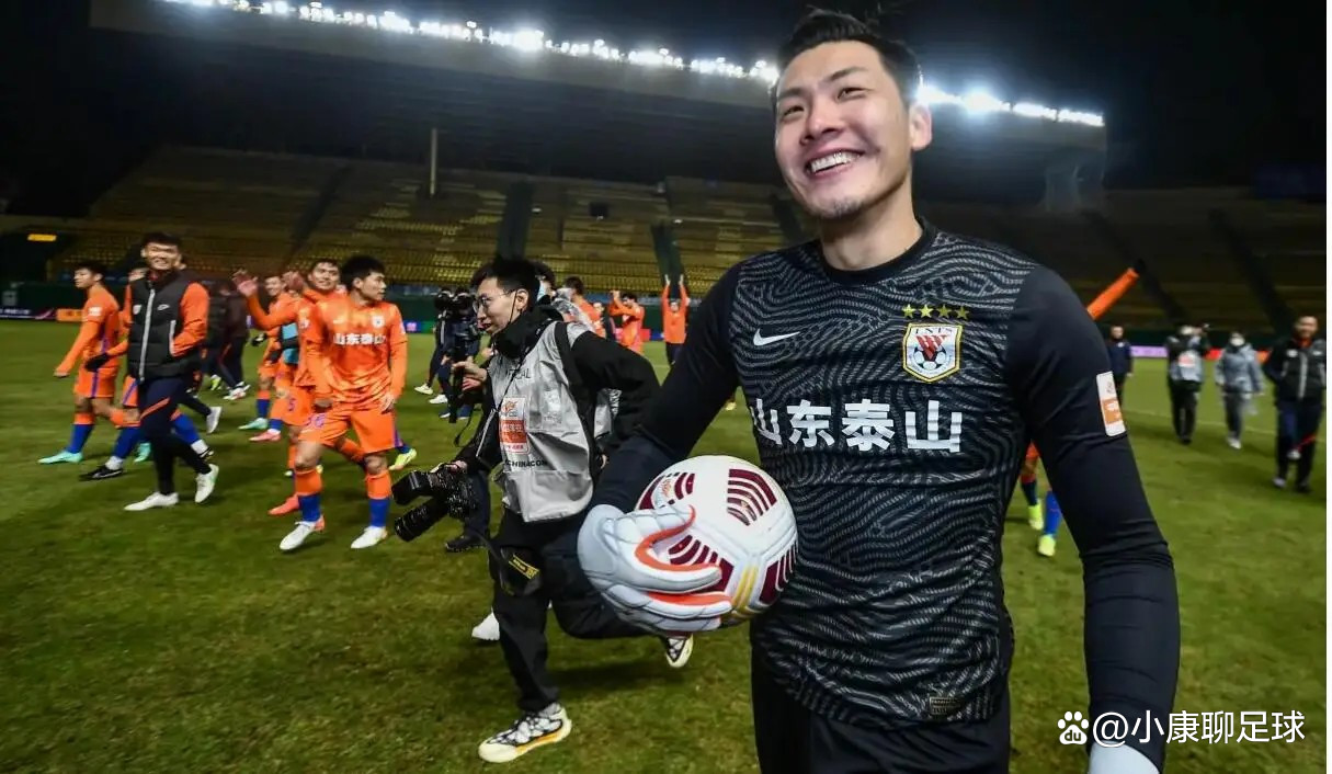 中场大将复出，球队实力再添一员