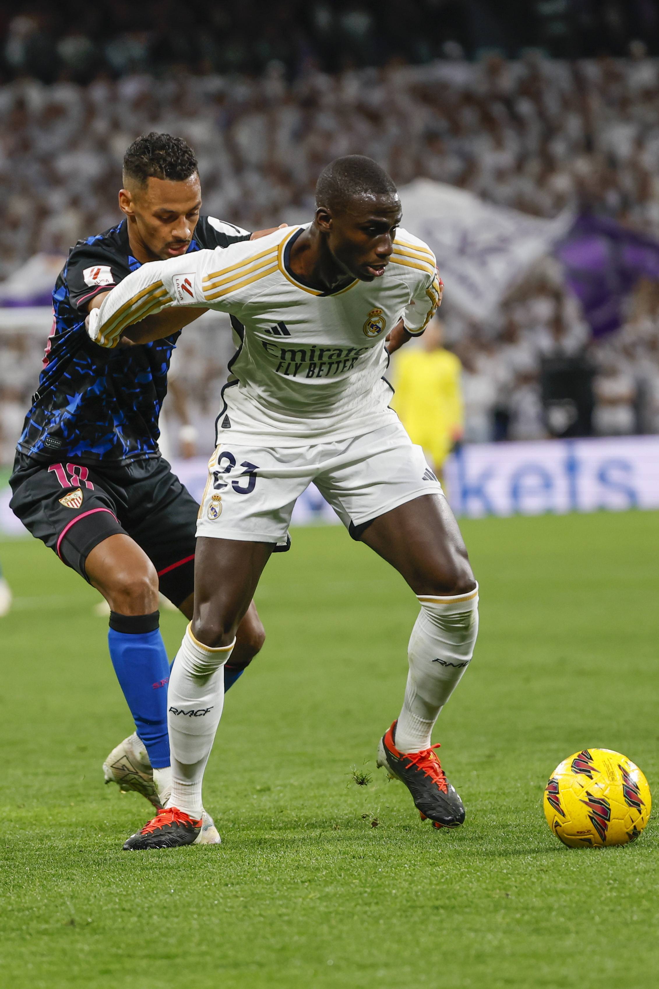 尤文图斯客场胜皇马，纳瓦斯关键扑点的简单介绍