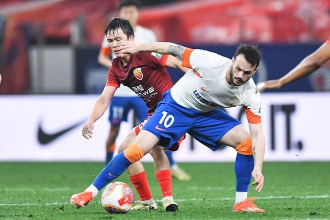 上港球队实力雄厚,备战过后中超比赛 上港球队实力雄厚,备战过后中超比赛