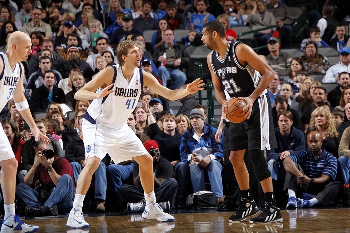 包含马刺老将邓肯回归训练场地,教练组盛赞其视野出色的词条 包含马刺老将邓肯回归训练场地,教练组盛赞其视野出色的词条