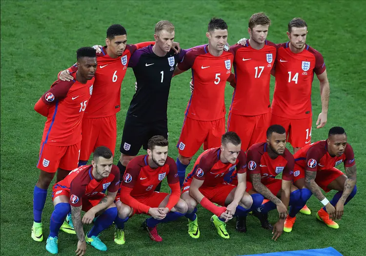 关于英格兰遭遇捷克逆袭，小组出线悬念增加的信息