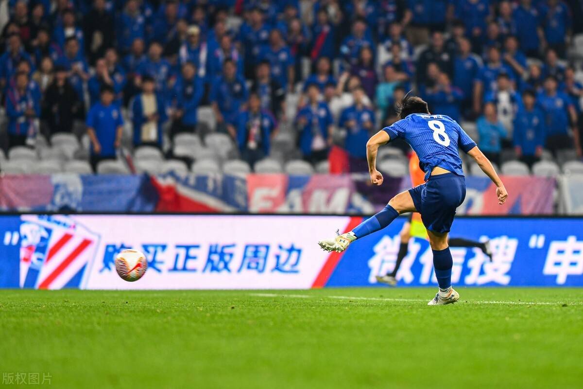 申花队球员表现赛后接受媒体采访对球队目标表示信心的简单介绍