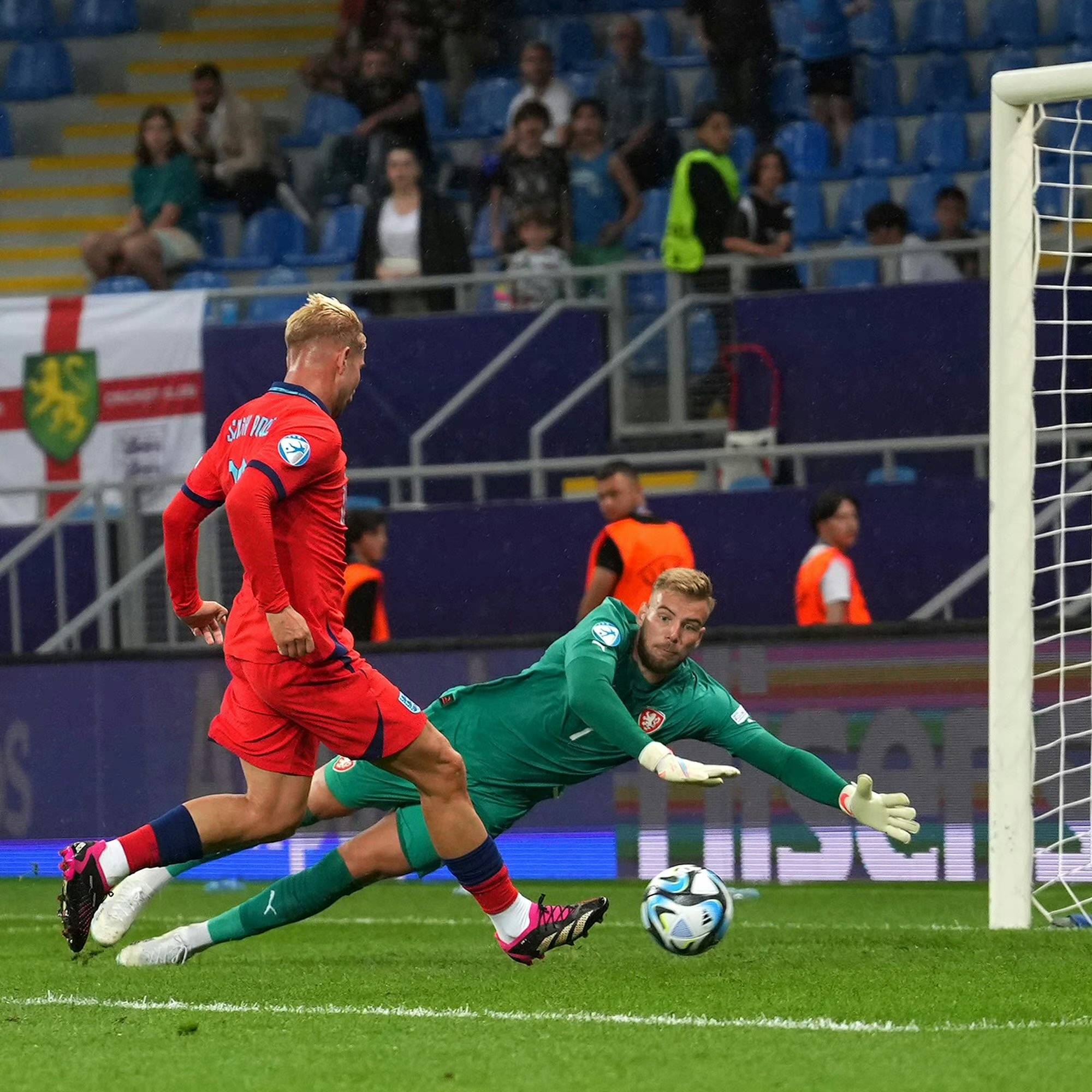 足球比赛中球队实力得到验证