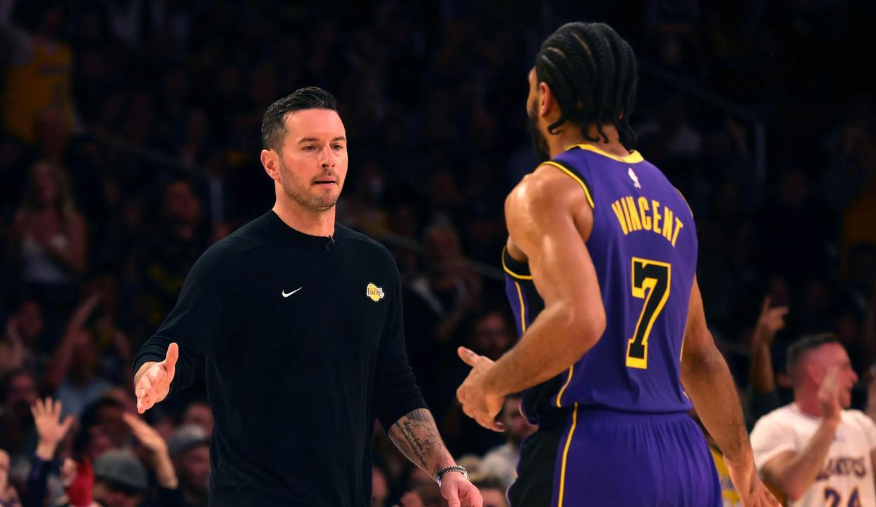 开云APP-瓜子队捍卫主场优势：对阵雄鹿谁能胜出？的简单介绍