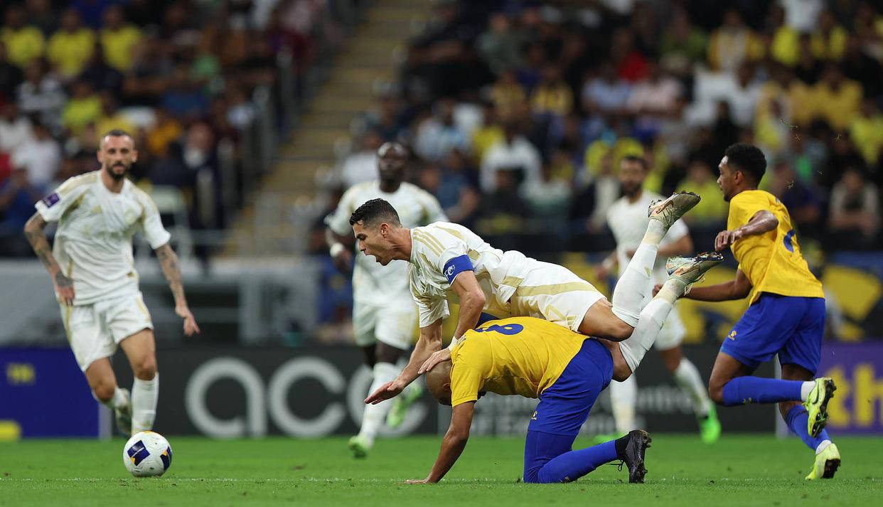 顶级球队在海外联赛中遭遇挑战