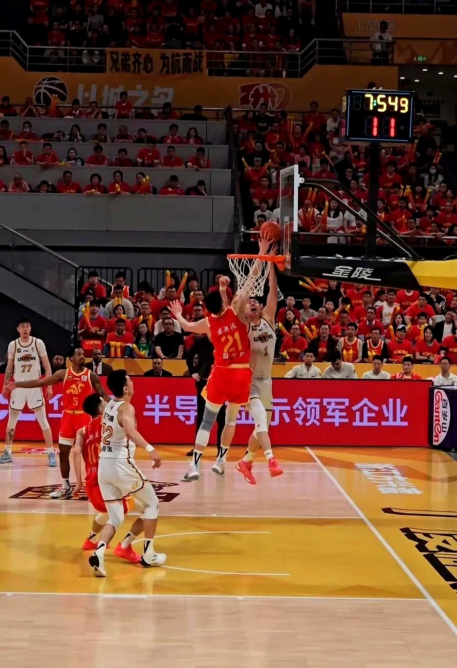 经验老将因伤缺席重要比赛,球队阵容受影响的简单介绍 经验老将因伤缺席重要比赛,球队阵容受影响的简单介绍