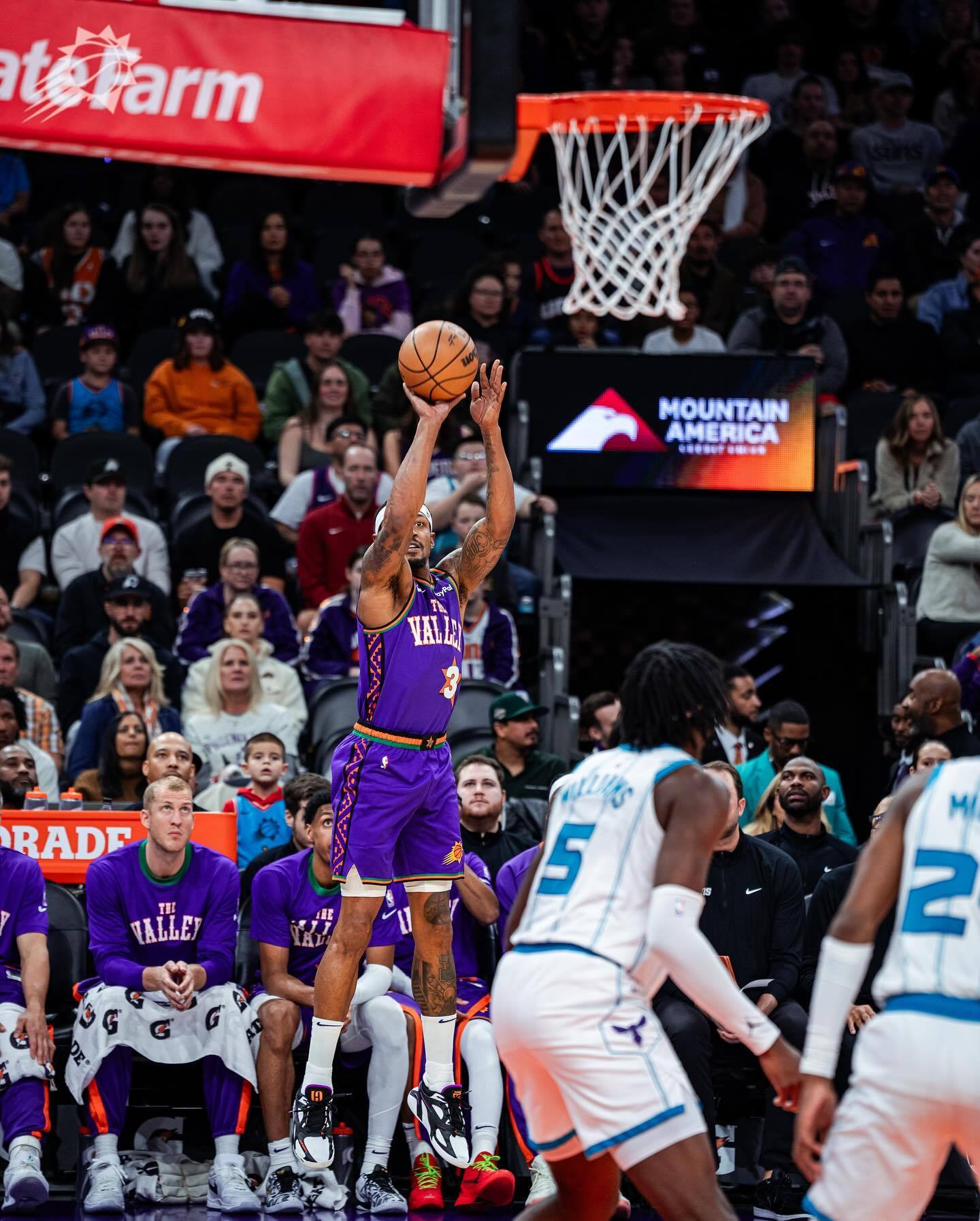 包含黄蜂惨败太阳，陷入四连败的词条