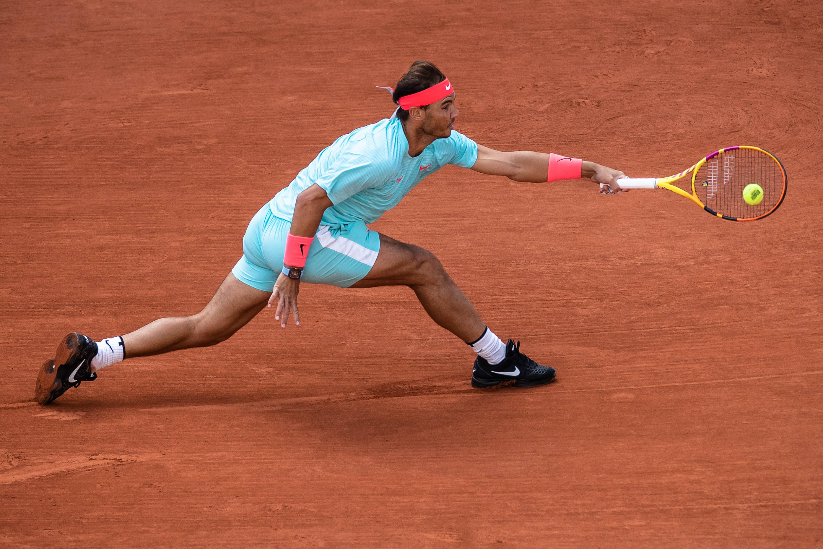 包含法国网球队险胜欧洲网球队，纳达尔打破历史纪录的词条