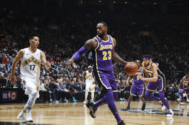 山东队绝杀湖人，保罗高光表现