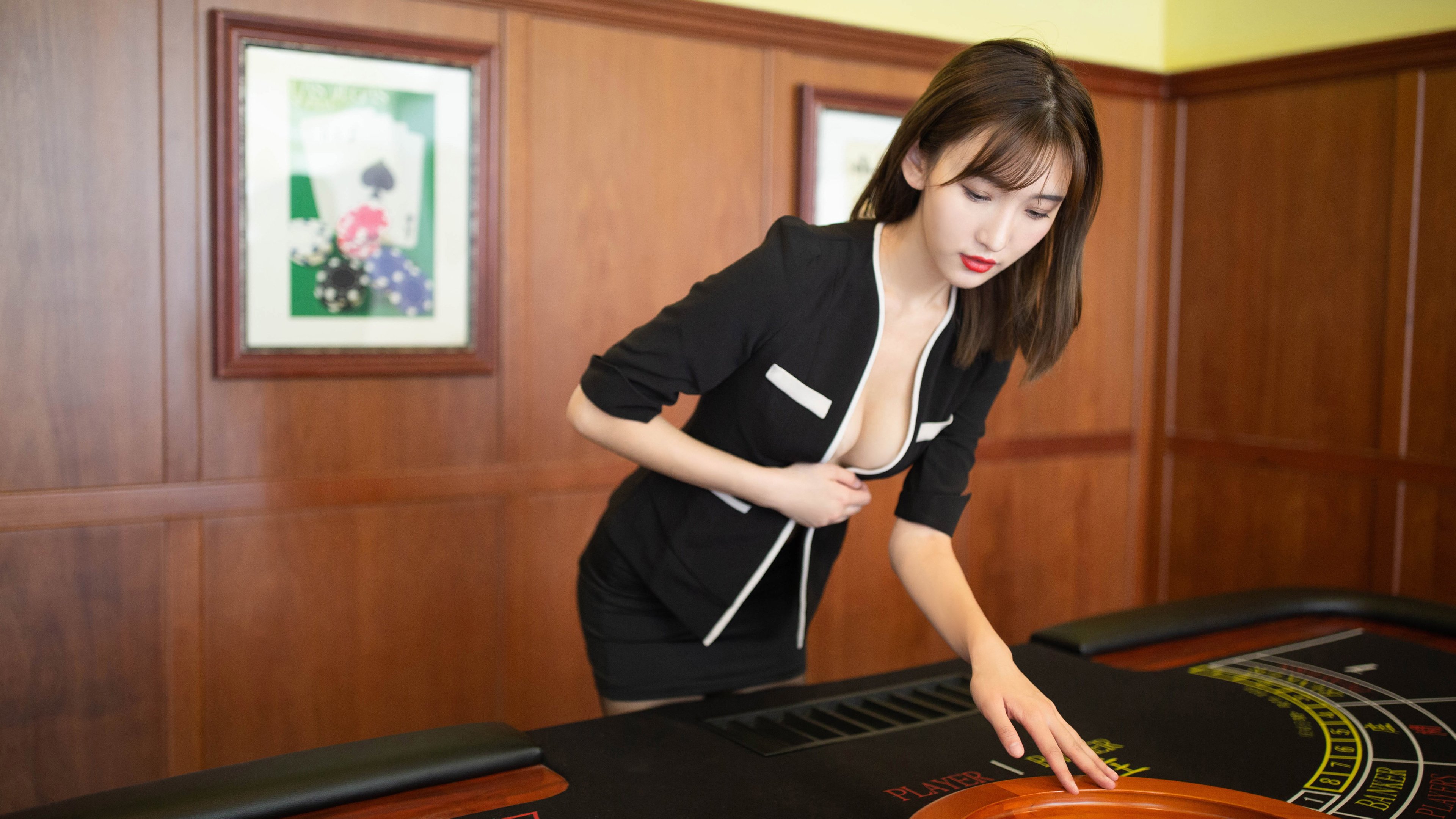 开云下载-欧冠爆冷夜，那不勒斯强行终结利物浦，孙兴慜关键制胜令三叉戟失色