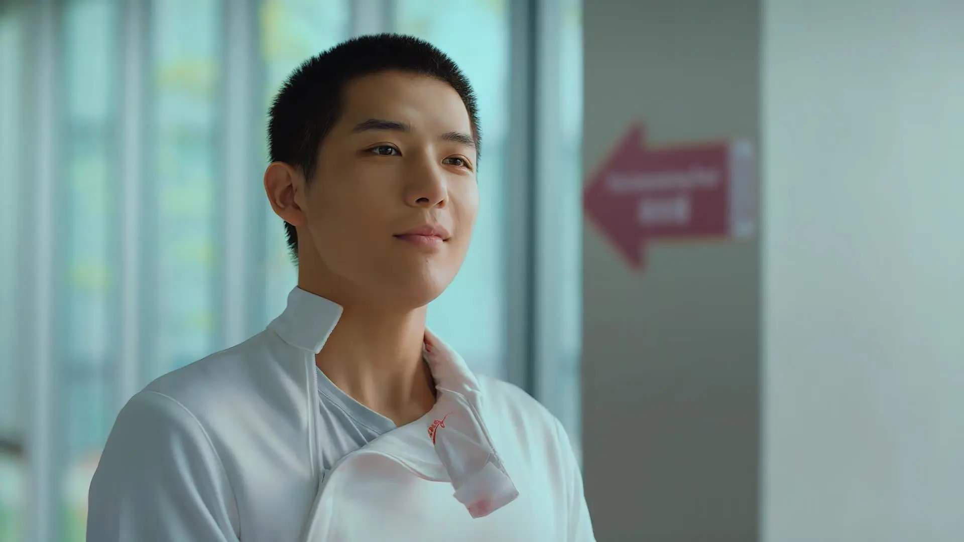 开云体育登录-绿茵场的双生镜像，当德甲铁血鏖战，点燃英超加冕的导火索